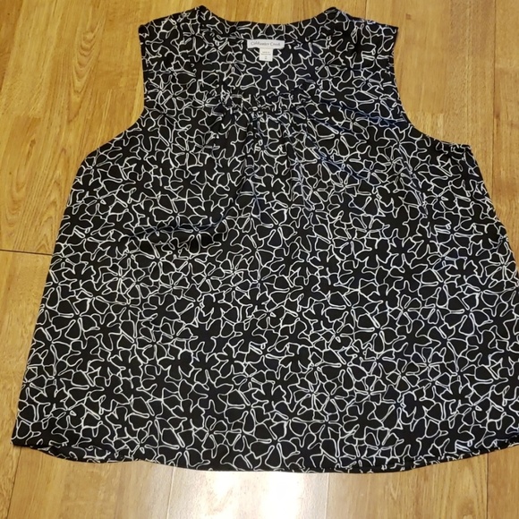 Coldwater Creek plus B/W floral outline tank 1X - Picture 1 of 4